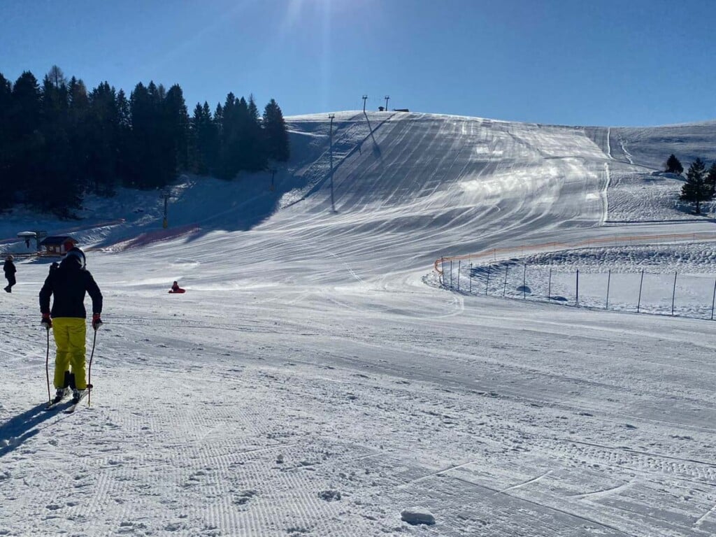 2-VAL FORMICA RESORT SKI AREA